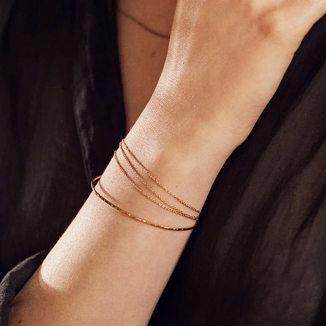 wrap-around bangle bracelet promesse