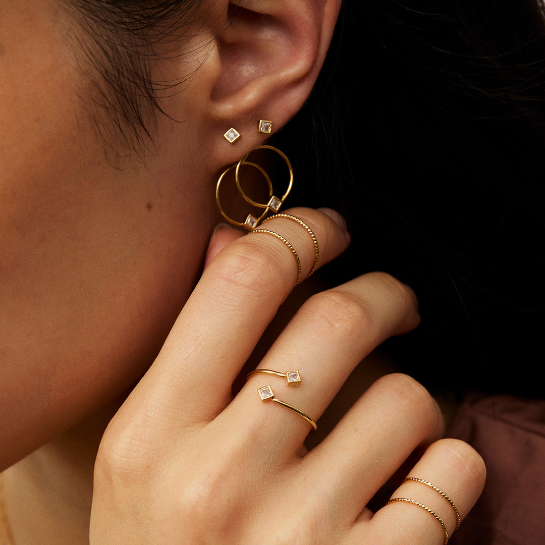 ear studs Aura