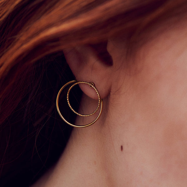 dessous d'oreilles désirs